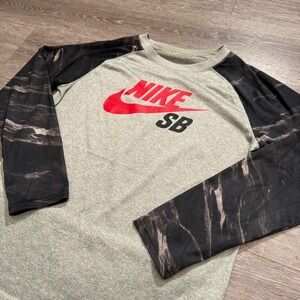 Nike SB Shirt Boys XL 13 15 Teen Skateboarding Camo Logo Skate‎ Surf Outdoor